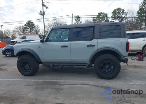 2023 Ford Bronco Wildtrak z USA, uszkodzony, nr VIN 1FMEE5DP6PLB87793